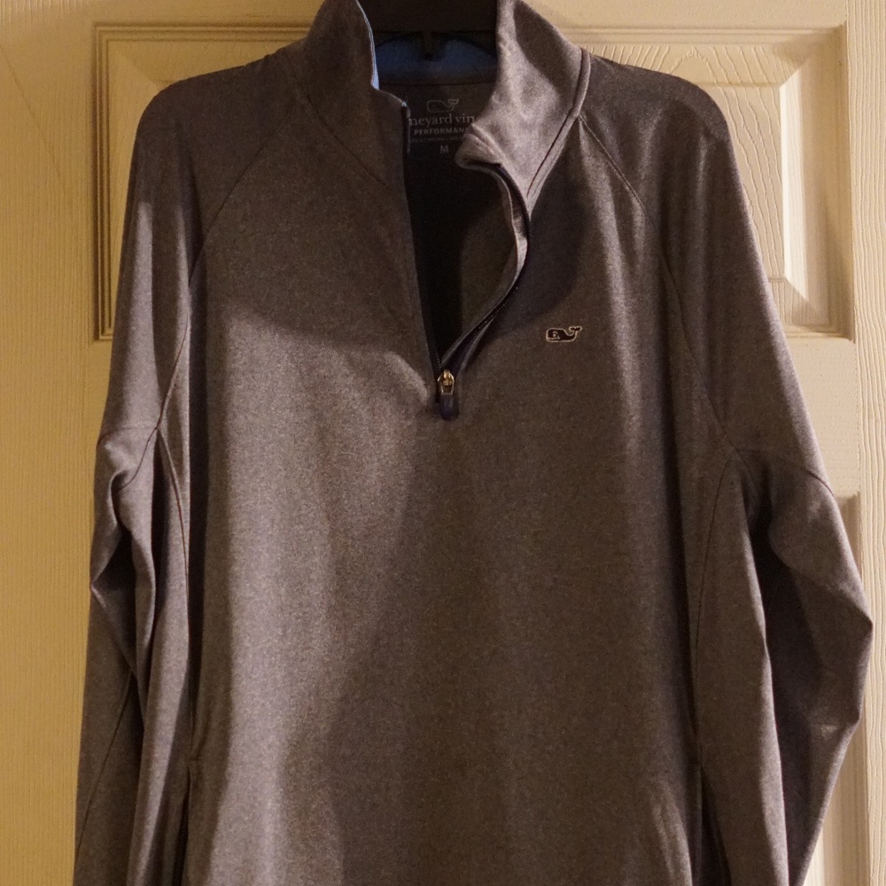 Vineyard vines throw over light performance jacket